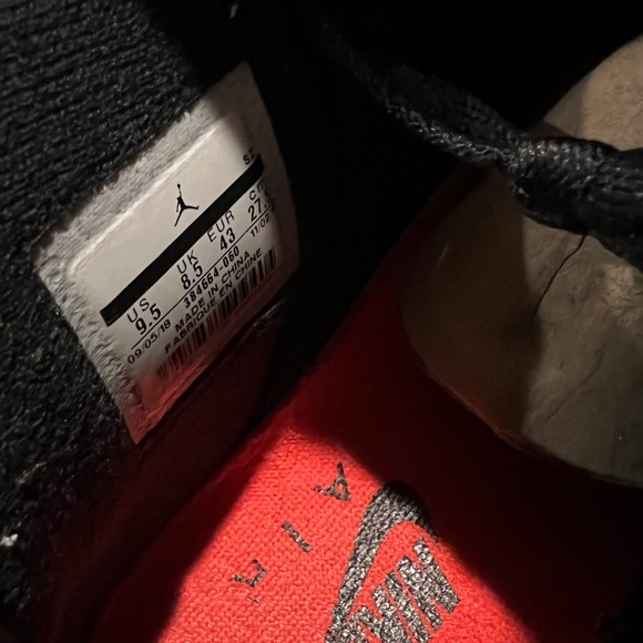 JORDAN 6 RETRO BLACK INFRARED (2019) 100% AUTHENTIC SIZE 9.5 - Picture 9 of 10